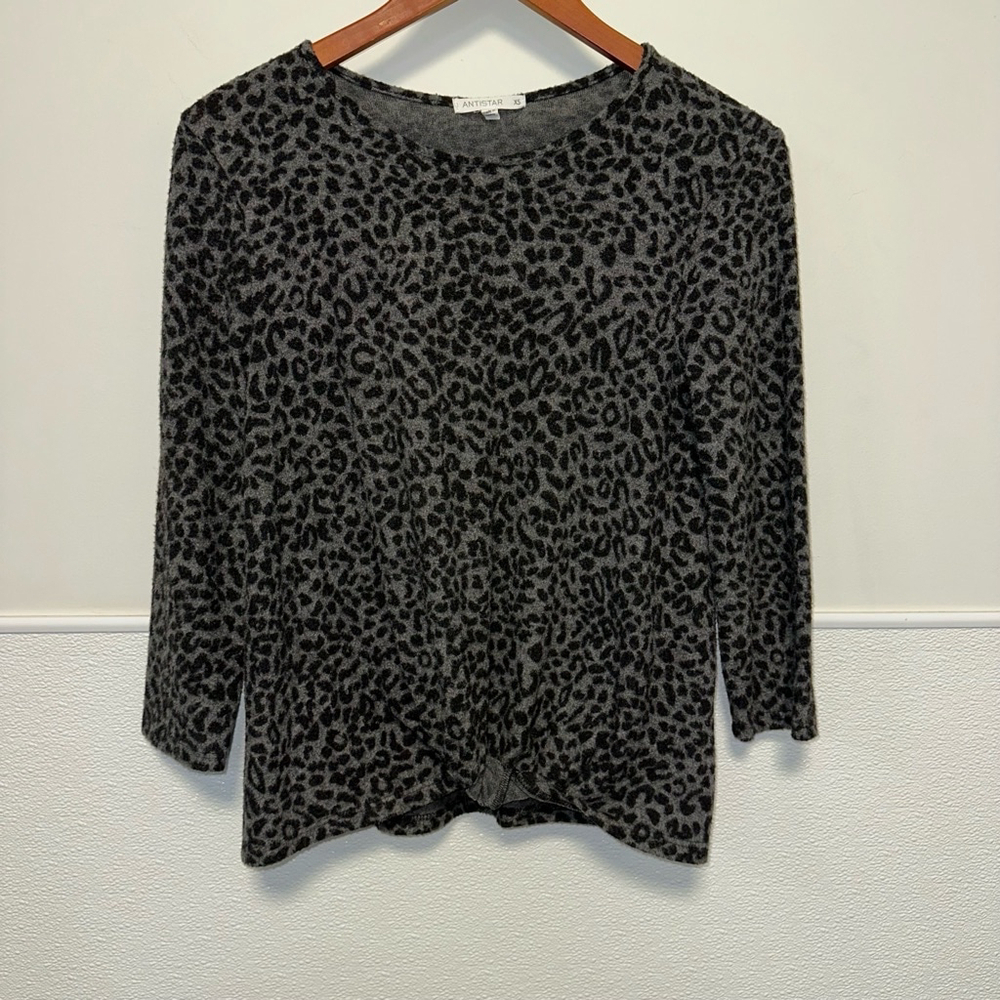 Women's Antistar Blouse, XS, Gray and Black cheetah leopard sweater long sleeve - Picture 5 of 7